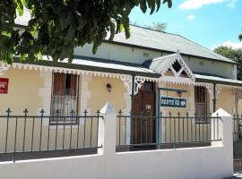 Route 62 B&B, hotel cerca de Robertson Airport - ROD, 