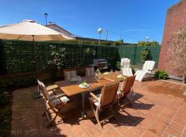 Apartamento en complejo residencial Rovacias, beach rental in Comillas