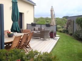 Holiday Home in Doëlan with Sea View, hotel in Le Pouldu