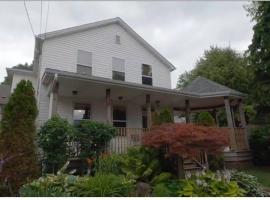 Garden 2 Storey House, hotel v destinaci Niagara Falls