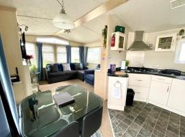 Modern Holiday Home #Skipsea Sands Static Hire, hotel v destinaci Skipsea