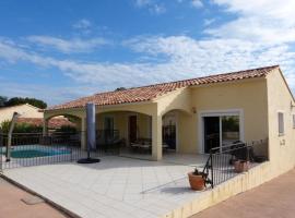 Villa de 3 chambres avec piscine privee jardin clos et wifi a Solaro a 2 km de la plage、Solaroのホテル