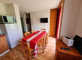 Appartement de 2 chambres a Chamrousse a 150 m des pistes avec terrasse et wifi, smučarsko letovišče v mestu Chamrousse