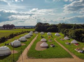 DOMO CAMP - Nature Glamping Hof Viehbrook, luxury tent in Rendswühren