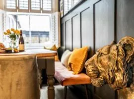 42 is the Answer- Stunning York townhouse appearing on TV Holiday Home Show