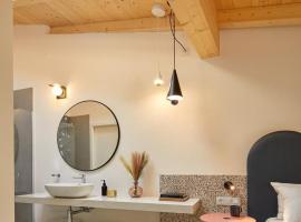 Relais Sant'Anna, hotel in Arco