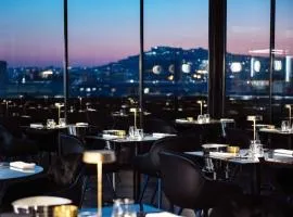 Gold Tower Lifestyle Hotel、にあるナポリ国際空港 - NAPの周辺ホテル