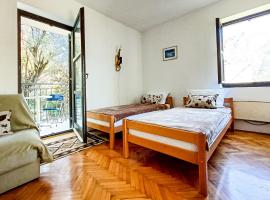 Apartments Siesta, hotel v destinaci Donji Stoliv