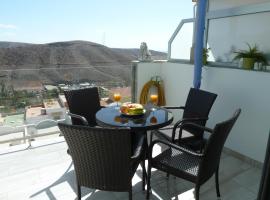 Arguineguín에 위치한 호텔 Holiday home with great views and Pool