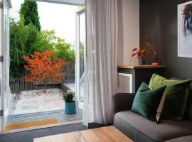 Vue Lake Daylesford Studio- lakeside retreat