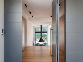 Seametry Luxury Living Penthouse, villa in Souda