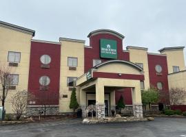 HomeTowne Studios & Suites by Red Roof Washington, hotel near Washington County Airport - WSG, 