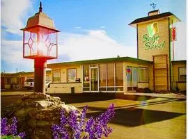 Sage N Sand Motel