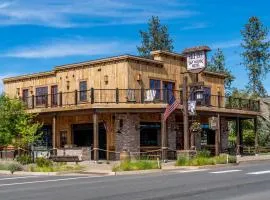 Ski Inn Taphouse Hotel