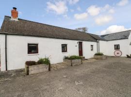 Hill Top Farm Cottage, holiday home in Minwear