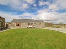 Beudy, holiday home in Chwilog