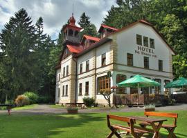 Hotel pod Šikmou Věží, hotel v destinaci Jičín