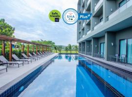 Sugar Marina Hotel -AVIATOR- Phuket Airport - SHA Extra Plus, hotell i Nai Yang Beach