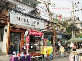 MIEL BED Hostel & Gallery