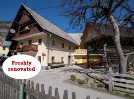 Farmhouse pri Miklavu, bændagisting í Bohinj