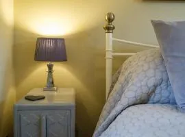 Just a Minim - quaint studio in beautiful rural location