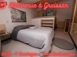 La Maison du Pescadou Gruissan Village-Autentique-Plage – hotel w mieście Gruissan