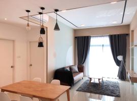 Cosy Suite Arihomestay 2BR1BTH, hotel with parking in Kuching
