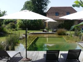 Gîte Fleurs d'eau, Le Hameau du Quercy, charme, calme, piscine naturelle, cabana o cottage a Frontenac
