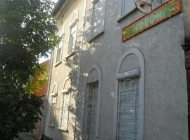Garden Szivárvány utca 39 Superior Vendégház