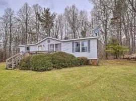 Serene Home 2 Decks, 3 Mi to Blue Ridge Pkwy