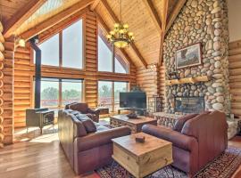 Hot Tub, Game Room and Theater Luxe Show Low Home, hotel v destinaci Show Low