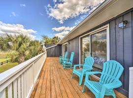 Sunny Edisto Island Duplex - Half Mile to Beach!, hotel in Edisto Island