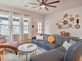 Charming Downtown Home with Updated Interior!, cottage in Oklahoma City