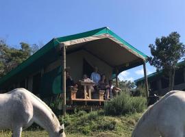 Trees&Seas - Glamping with farm animals, hotel in Wilderness