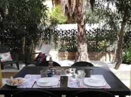 APPARTAMENTO CORALLO with PRIVATE GARDEN, hotel v destinaci Olbia