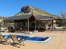 Villa Ismael by Rental Olé, hotel con piscina en Crevillente