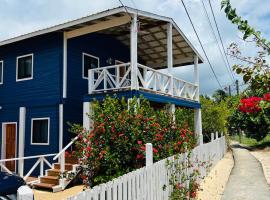 The Flying Toucan, cottage sa Placencia Village