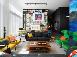 citizenM Los Angeles Downtown, hotel near Union Station, Los Angeles