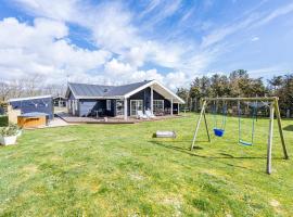 6 person holiday home on a holiday park in Tarm, hotel en Tarm