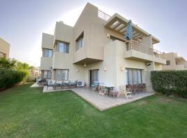 Chalet at Little Venice - Ain Sokhna, golf hotel in Ain Sokhna