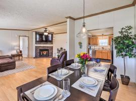 Updated Home Near Neuse River Fishing and Boating, готель у місті Arapahoe