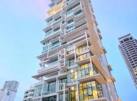 Sunrise Gurney Premium Executive City/Seafront suite - Penang