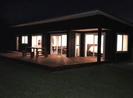 Dunray Cottage - Welcome to Havelock North, hotel with jacuzzis in Hastings