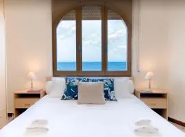 VILLA HORUS SAN GIOVANNI SINIS - Villa sul mare con grande giardino privato