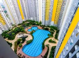 Springlake Summarecon Bekasi Apartement by RNA、Rawabugelのホステル