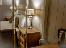 No1 Hotel, Cama e café (B&B) em Wooler