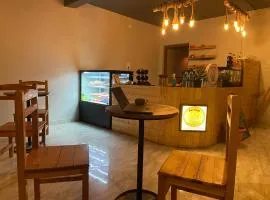 द Gud Chaha Cafe & Homestay