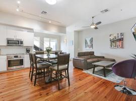 Modern & Fully Furnished Apartments in the Heart of the City, apartment in New Orleans