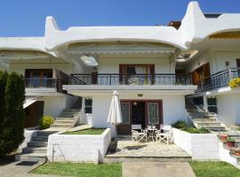 Villa Vasiliki, хотел в Paralía Avdhíron