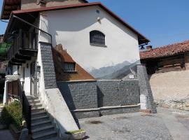 Casa del Rustico, Indipendente vista Sacra con dipinto, casa vacacional en Caprie